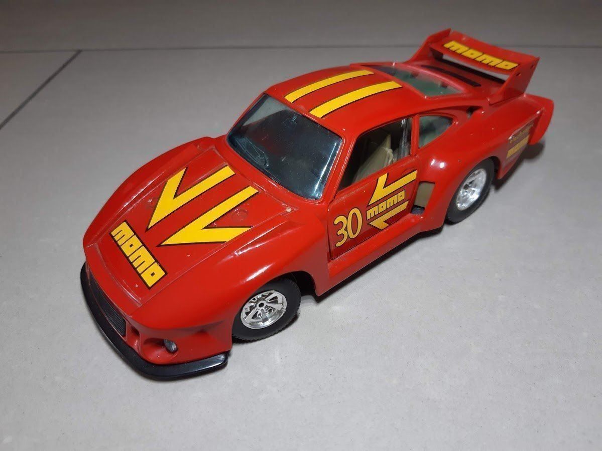 Porsche Voitures modèles: 1:24 Porsche 935 TT MOMO Bburago – D'occasion à Cugnasco par AndyAlfa