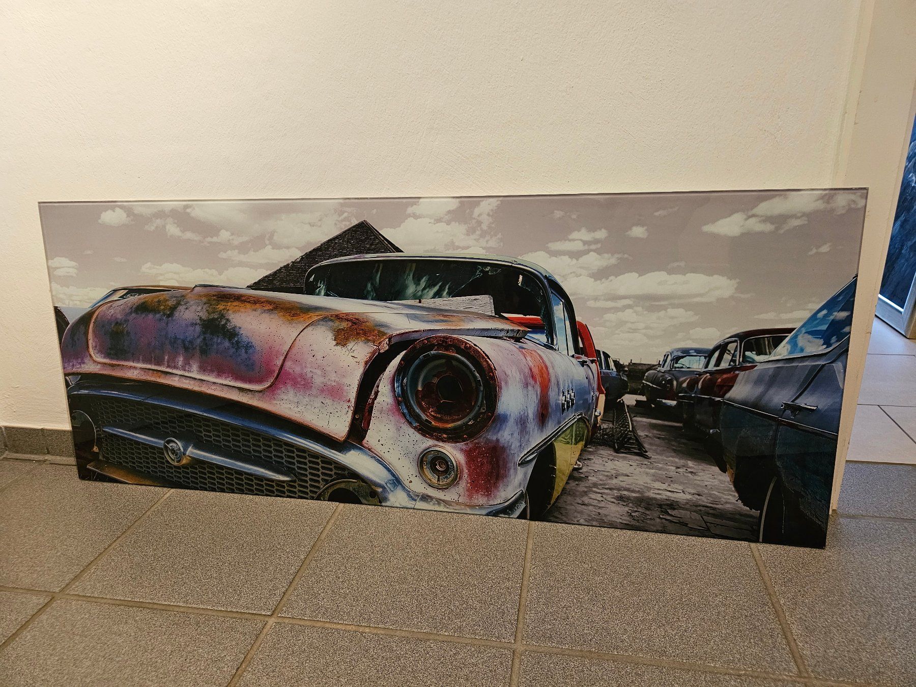 Foto & Immagini: Glasbild 50's US Car Schrottplatz – Usato da Rottenschwil venduto da epaveart