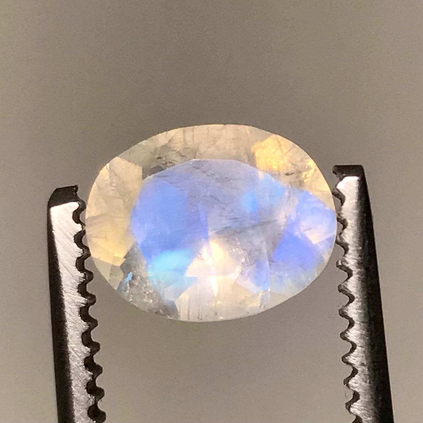 Pietre preziose: Regenbogen Mondstein, 1.5 Karat, weisser Labradorit – Nuovo (secondo la descrizione) da Biel venduto da djvalbnc