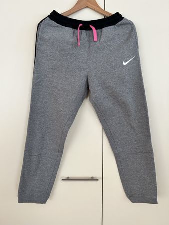 Nike Jogginghose grau Grösse 158/170gebraucht