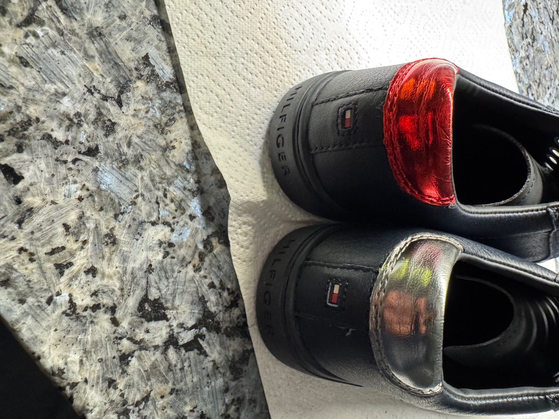 Tommy Hilfiger Damenschuhe: Sneaker Tommy Hilfiger Gr.37 neuwertig – Neu (gemäss Beschreibung) aus Bronschhofen von pgds 3