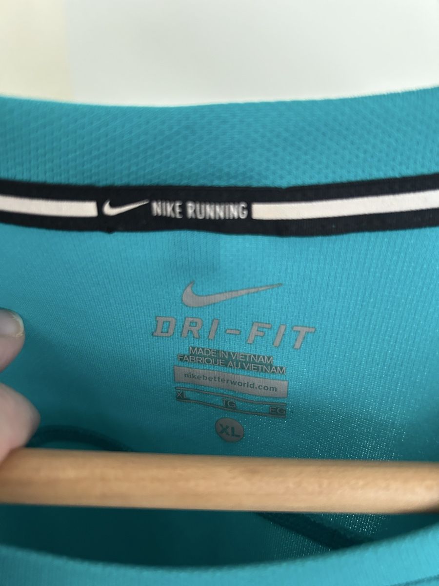 Nike T-shirts: Men’s Nike Running tshirt XL – D'occasion à Zürich par fan_z5fl 2