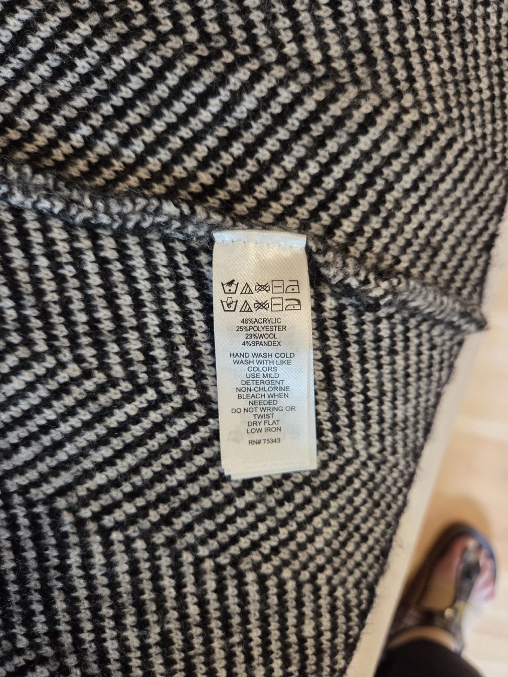Mäntel: Max Mara Studio Strickmantel, Grösse L, Herringbone Muster – Gebraucht aus Busswil BE von Angy1974 5