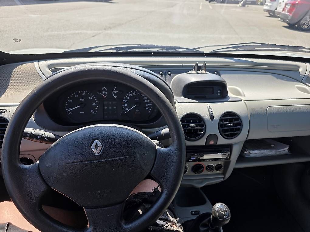 Autos: Renault Kangoo A/C  Collaudato 2025 – D'occasion à Cadenazzo par LuismacchineSagl 6