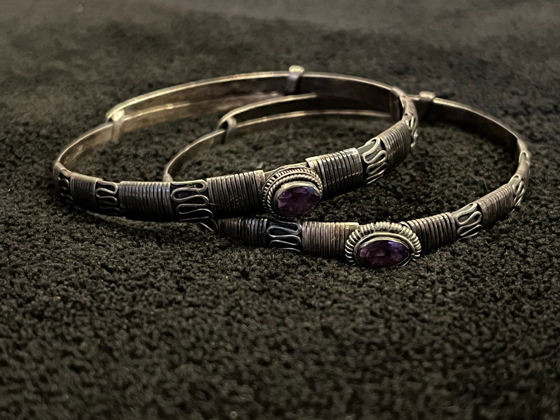 Bracciali & Braccialetti: 2 Armreife Silber 925 – Usato da Bettwiesen venduto da wicking27