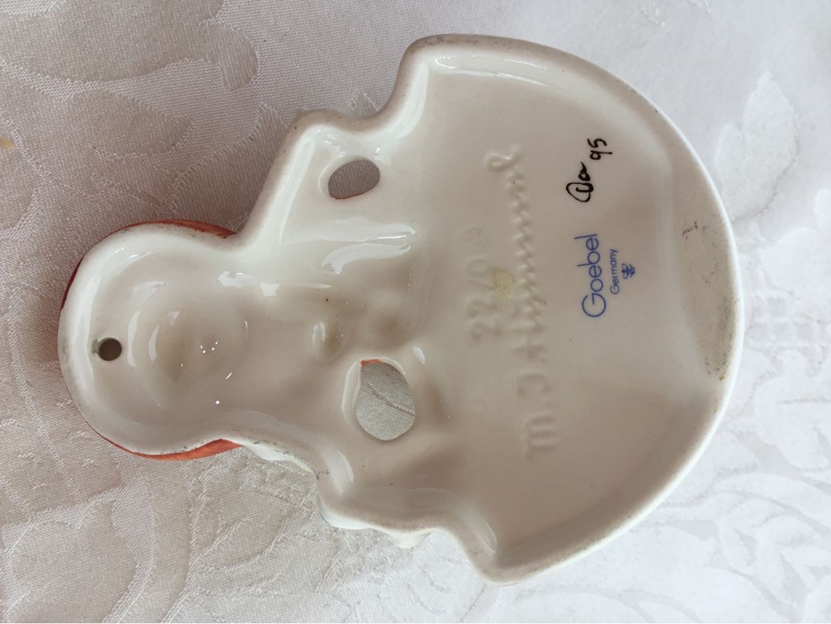 Hummel Statuette: Älteres Hummel Weihwasser Geschirr  – Usato da St. Gallen venduto da chamilla 2