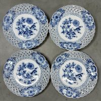 4 Assiettes à dessert Meissen ajourées décor floral bleu