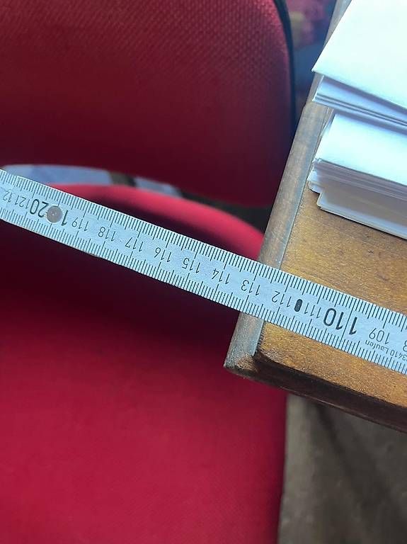 Tables: Alter Holztisch  – D'occasion à Hägendorf par phi_6sbl 1