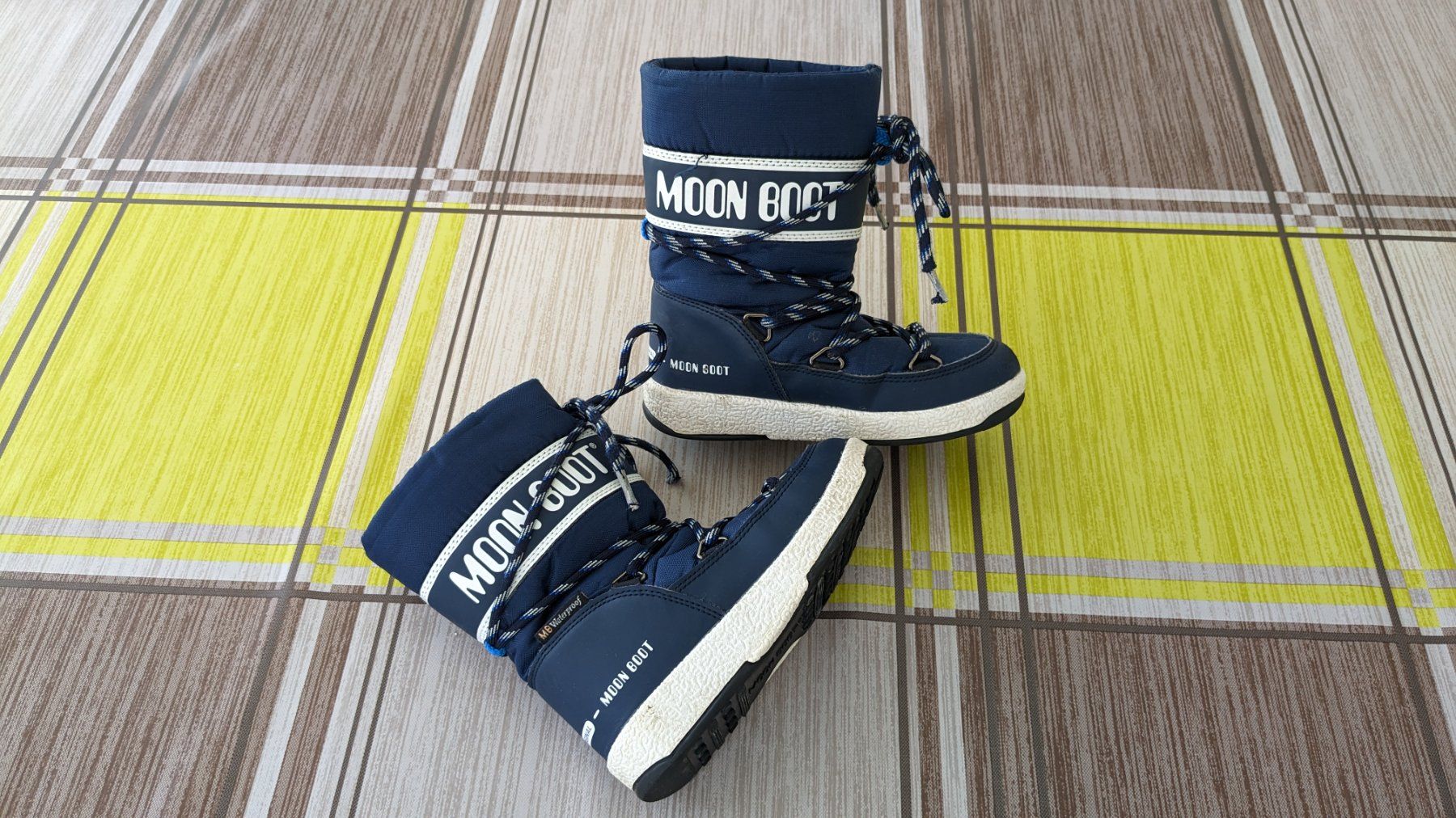 Moon Boot Herrenschuhe: Moon Boot - The Original - Gr. 27 – Gebraucht aus Staufen von Fleby84