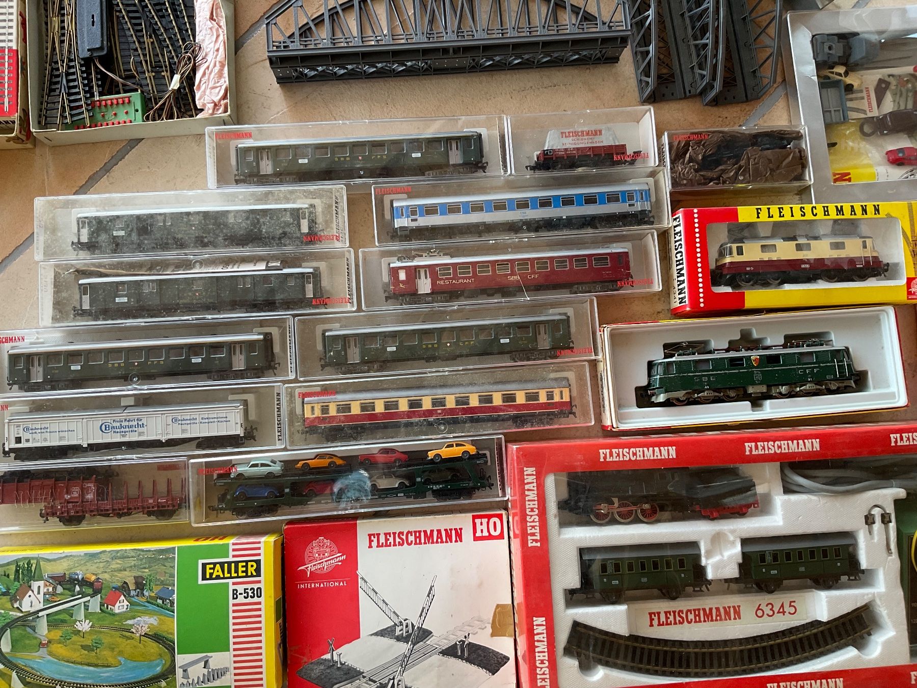 Fleischmann Modellini di ferrovie: Modelleisenbahn Fleischmann HO – Usato da Zollikon venduto da Seebueb23 2