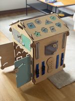 Holz-Spielhaus / Montessori Busy Board – Top Zustand