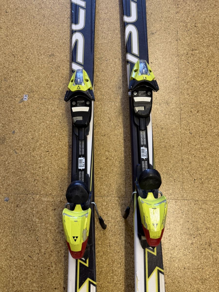 Fischer Sci: Fischer Race Ski 150 cm inkl. Bindung – Usato da Gurmels venduto da SwissShop21 2
