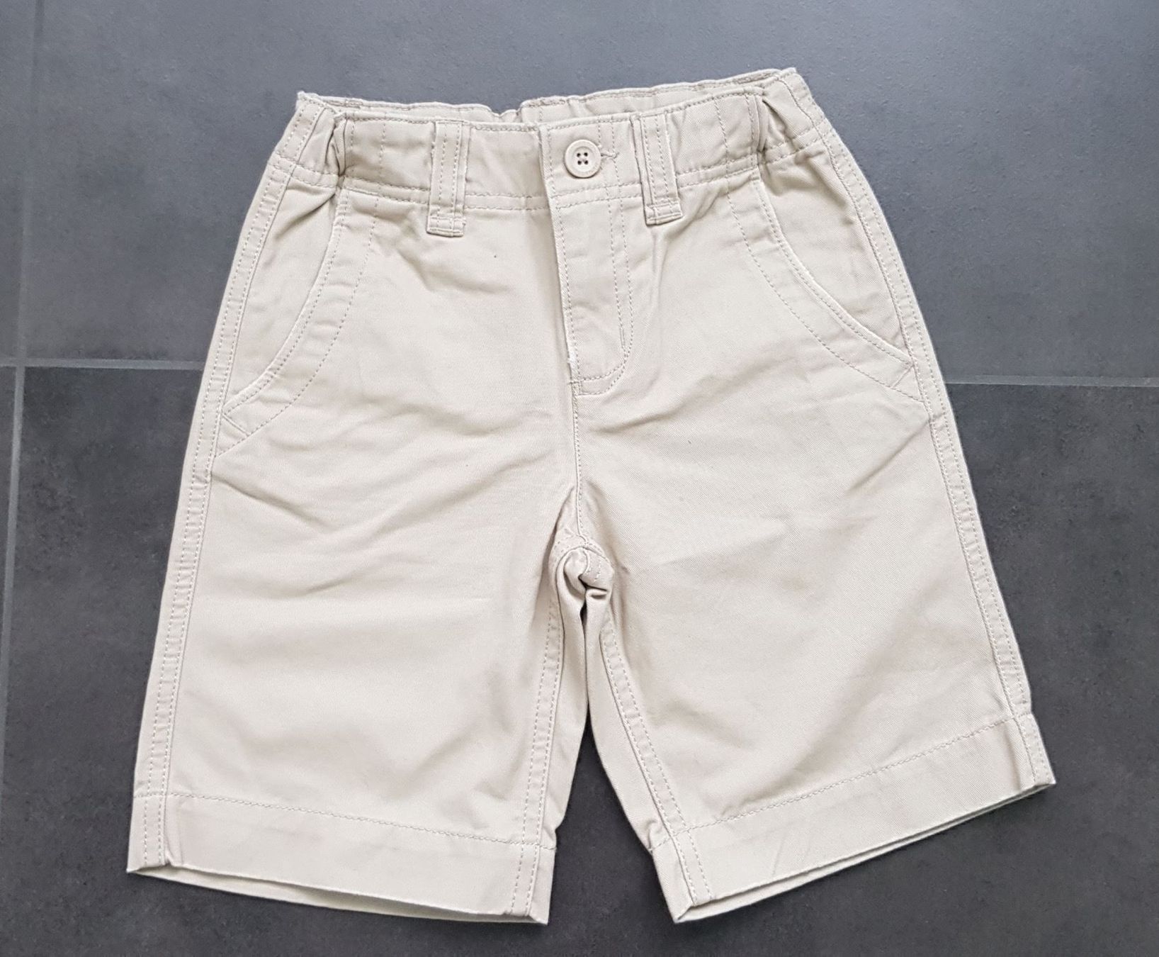 Benetton Pantaloni: Shorts Benetton Gr 6-7Y – Nuovo (secondo la descrizione) da Richterswil venduto da adora88