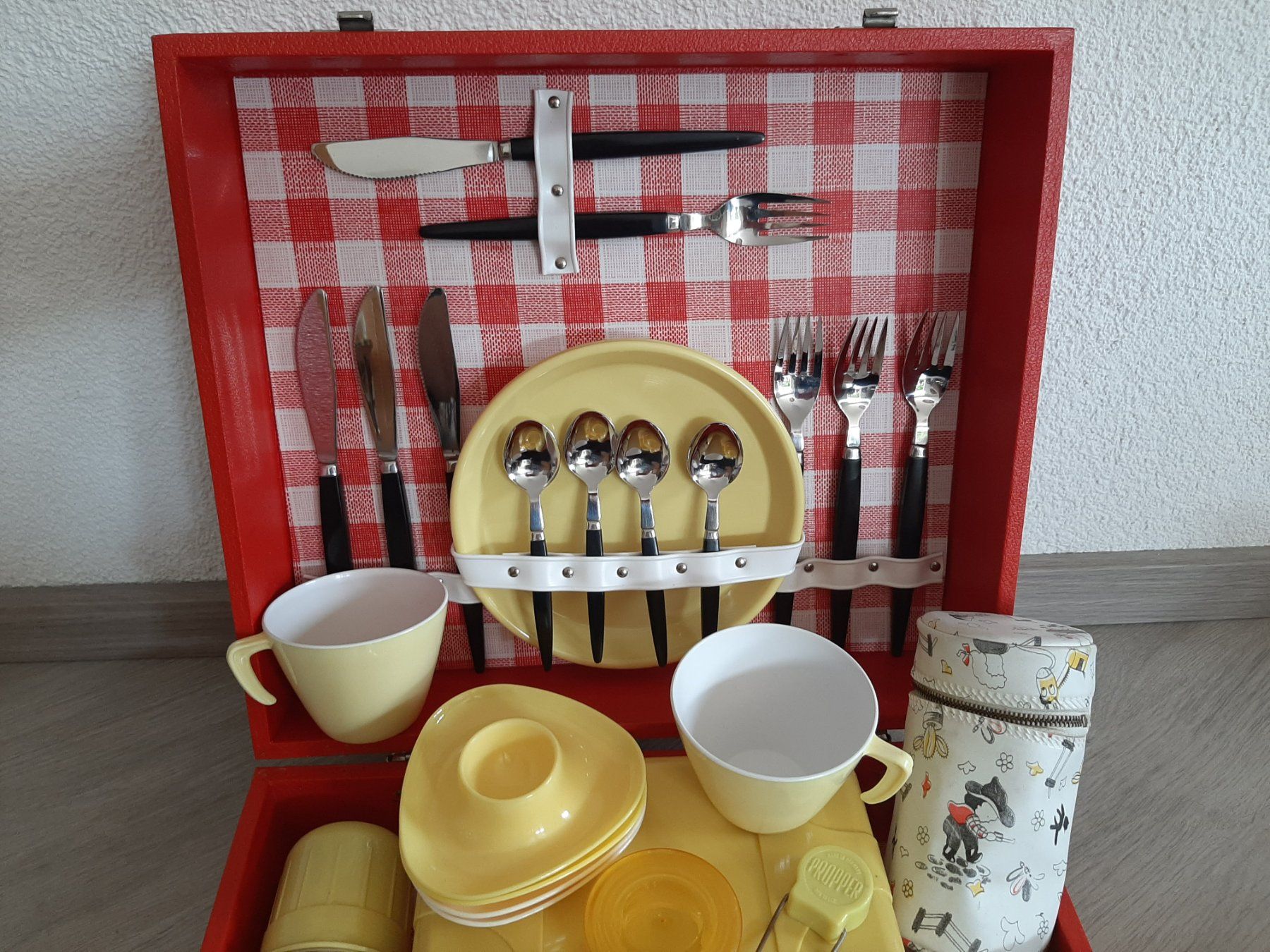 Valigie: 50er 60er J. Mid Century Picknickkoffer Oldtimer Camping – Usato da Erschwil venduto da Karabella 4
