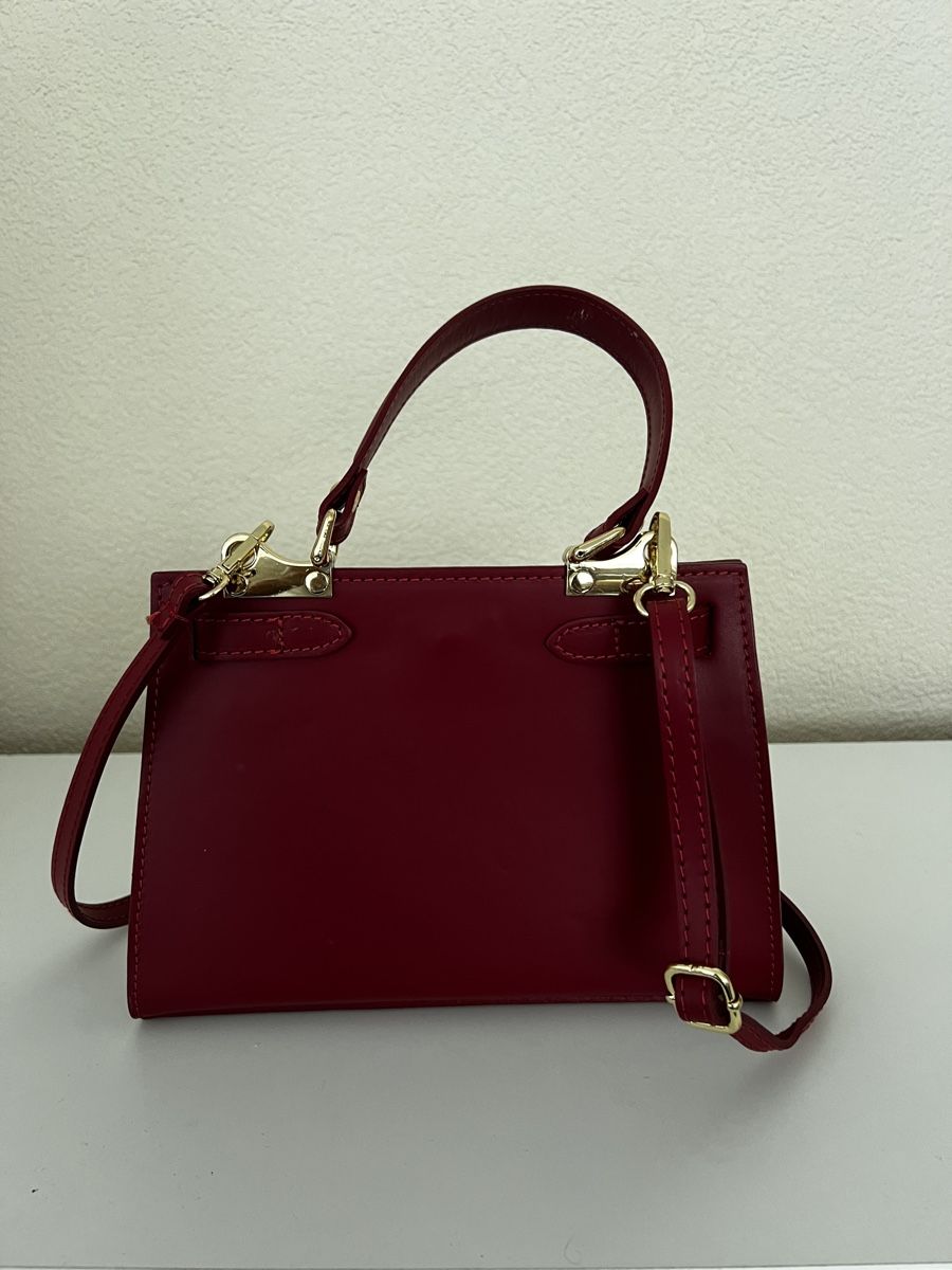 Borse da donna: Burgundy Mini Bag - Stylish and Versatile Fall Handbag! – Nuovo (secondo la descrizione) da Ostermundigen venduto da mar_6bs5 5