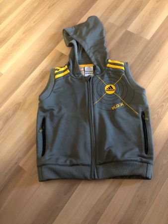 Adidas Weste mit Kapuze, Grösse 110, Top Zustand