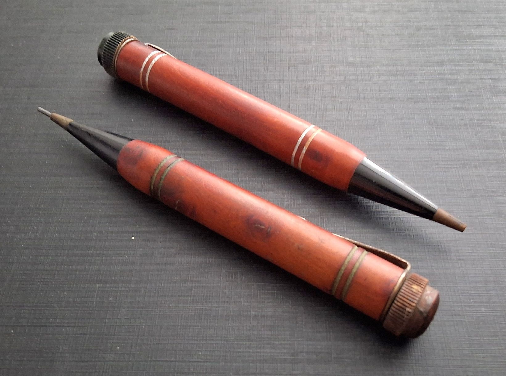 Crayons, crayons de couleur & craies: 4 antike Minen(blei)stifte – Défectueux à Oftringen par Waltereg 3