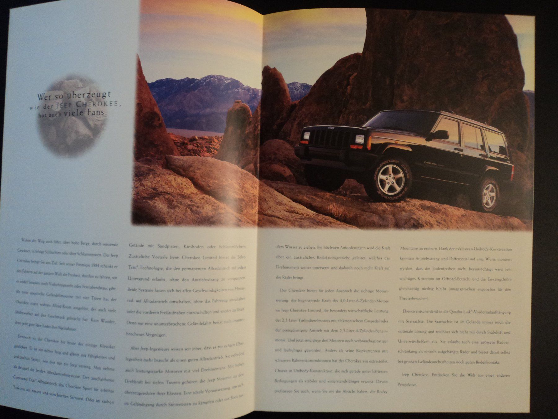 Jeep Documenti: Prospekt Technik und Ausstattung Jeep Cherokee – Usato da Schwarzenburg venduto da modelCARama