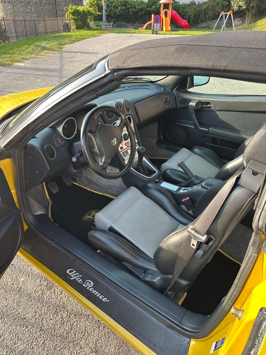 Alfa Romeo Automobili: Alfa Romeo Spider 916 2.0 TS – Usato da Giornico venduto da leo_g6jn 4