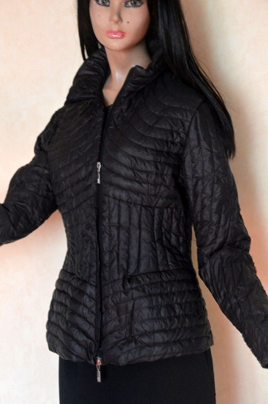 Moncler Jacken: Moncler Jacke / Veste  . 4  40/42 – Gebraucht aus Collonges von Auganien 3
