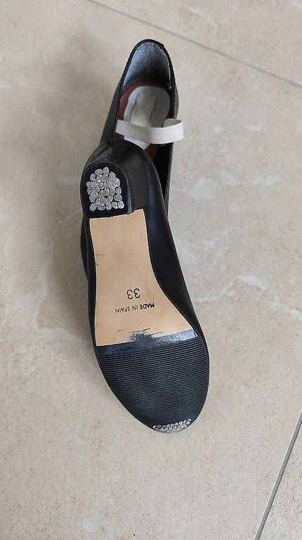Schuhe für Mädchen: Flamenco-Schuhe, Gr. 33 – Gebraucht aus Wittenbach von Montse10 2