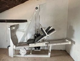 Profi Fitnessgeräte Beinpresse alle Bänder sind NEU