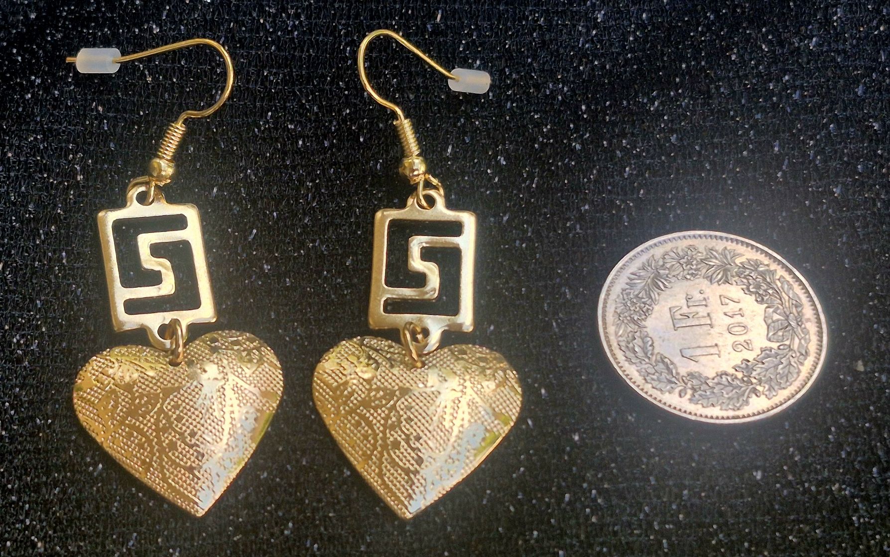 Ohrringe & -stecker: Orecchini pendenti dorati a forma di cuore – Neu (gemäss Beschreibung) aus Giubiasco von Stefaniav 2