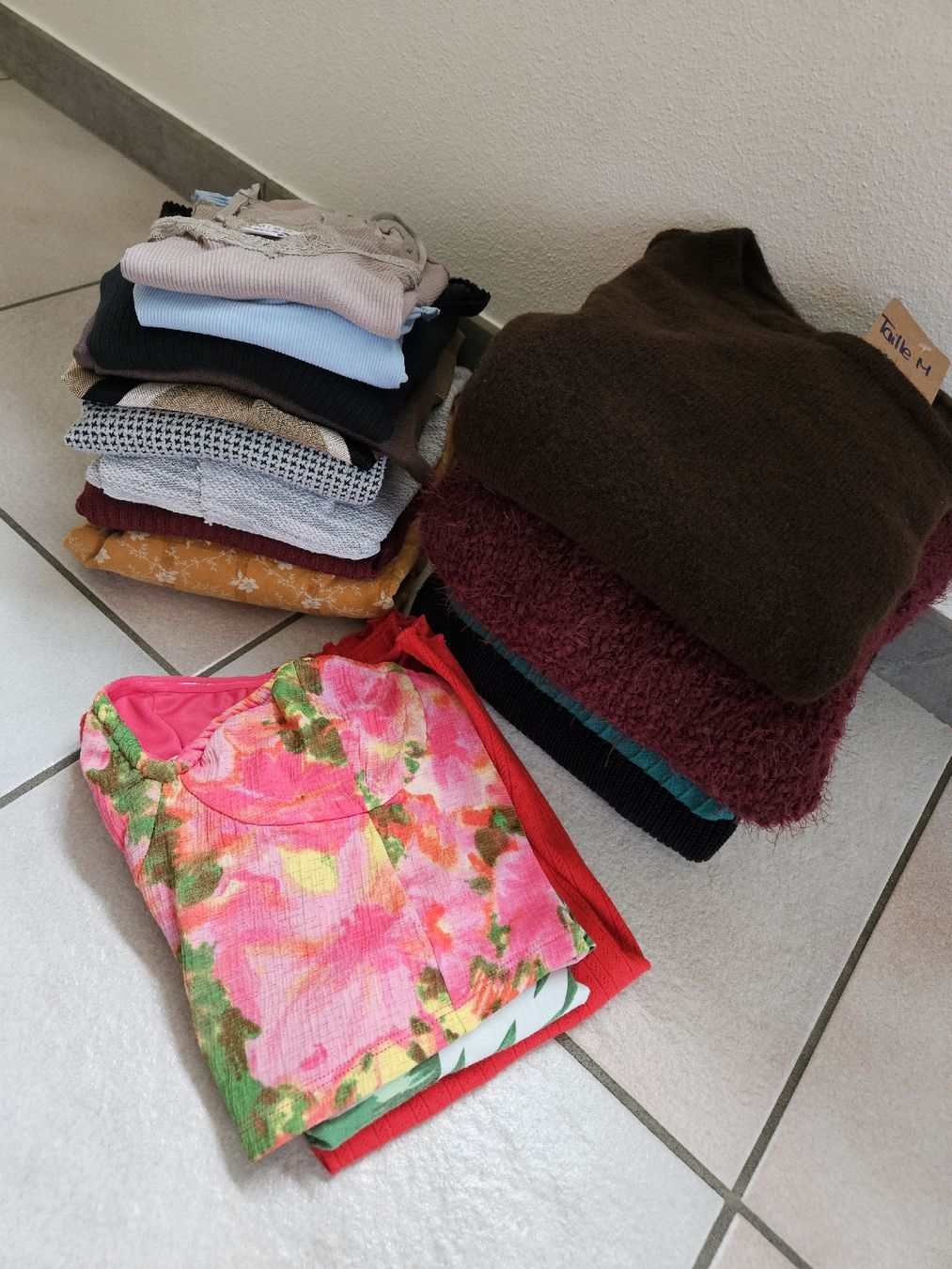Lots de vêtements: Lot taille M – D'occasion à Vétroz par sas_yln5 2