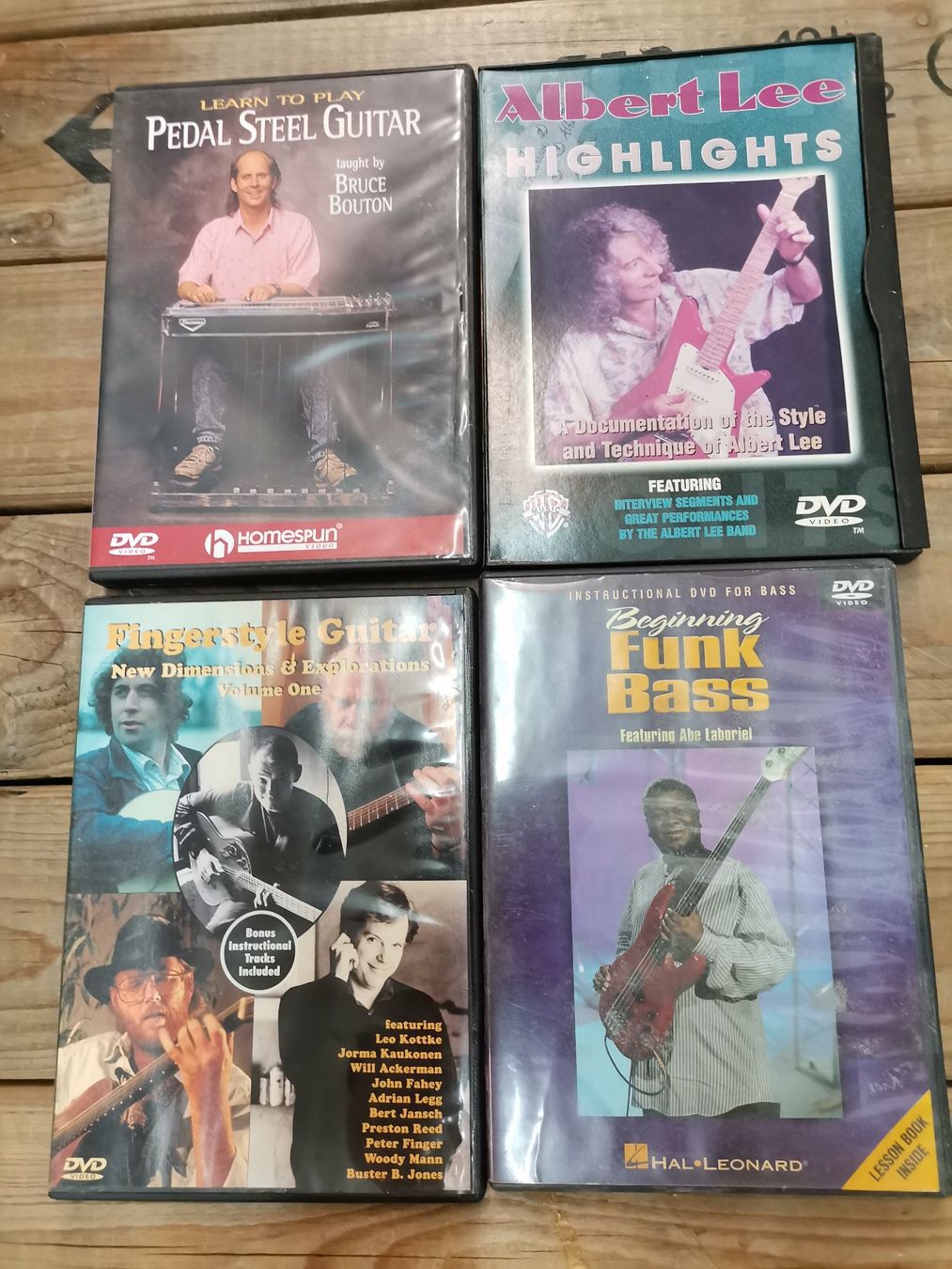 Tutti i DVDs: Lern DVD Gitarre & Bass – Usato da Kleindöttingen venduto da Katze99