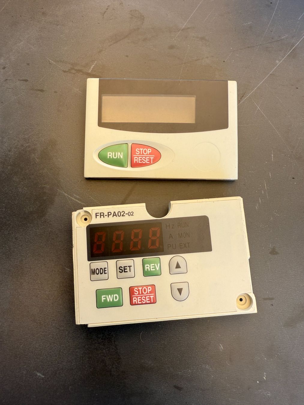 Mitsubishi Componenti elettronici: FR-PA02-02 Mitsubishi Keypad – Usato da Hohenrain venduto da roli1983