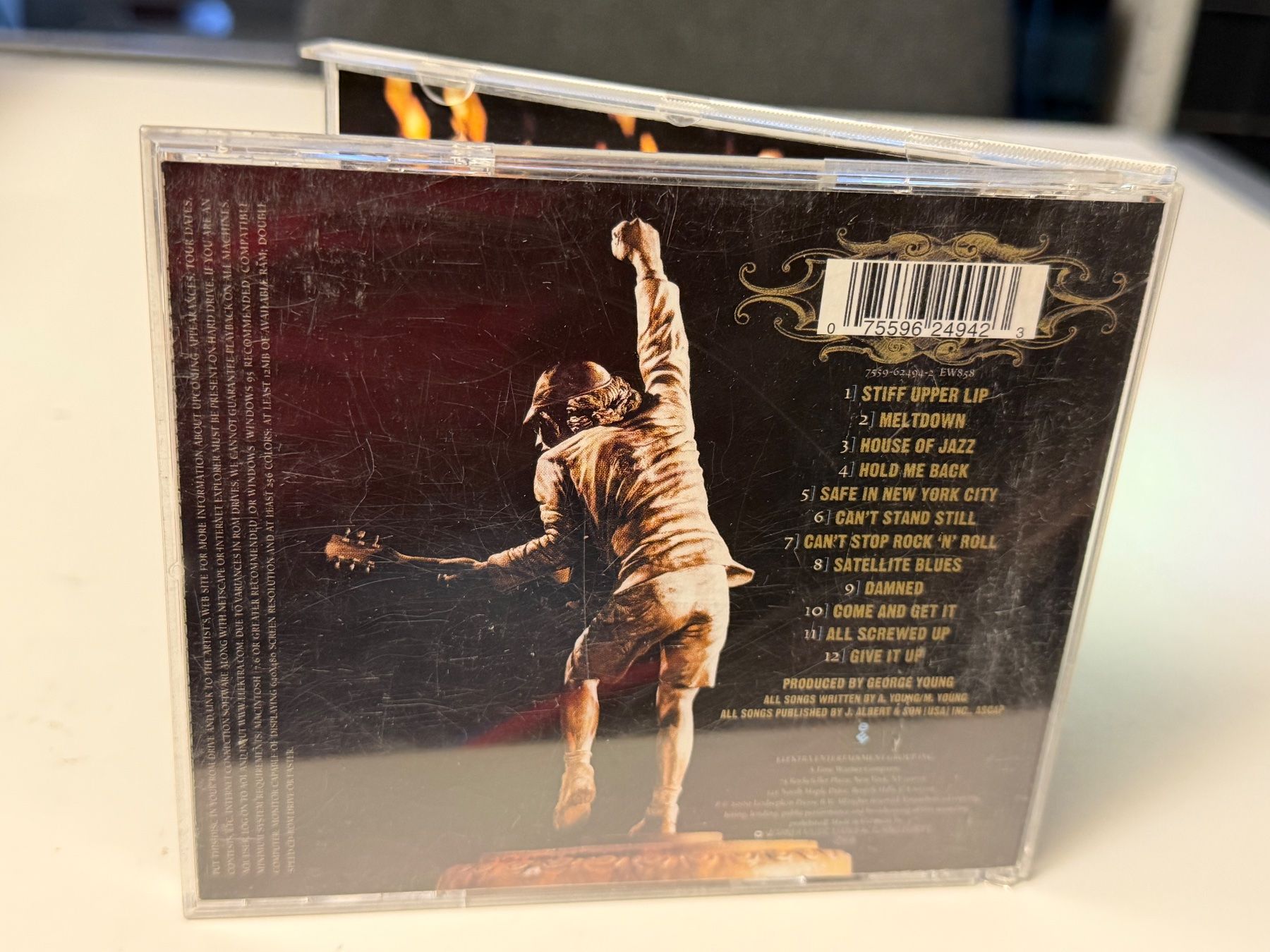 CD: AC/DC - Stiff Upper Lip - HD23C – Usato da Küsnacht ZH venduto da hardrock.earth 1
