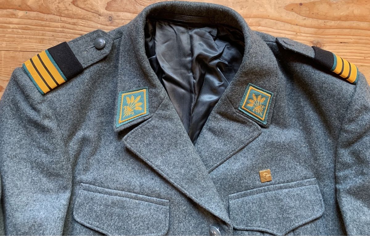 Schweizer Armee Uniformi: Uniform Oberst der Versorgungstruppen – Usato da Goldingen venduto da Bergler012 1