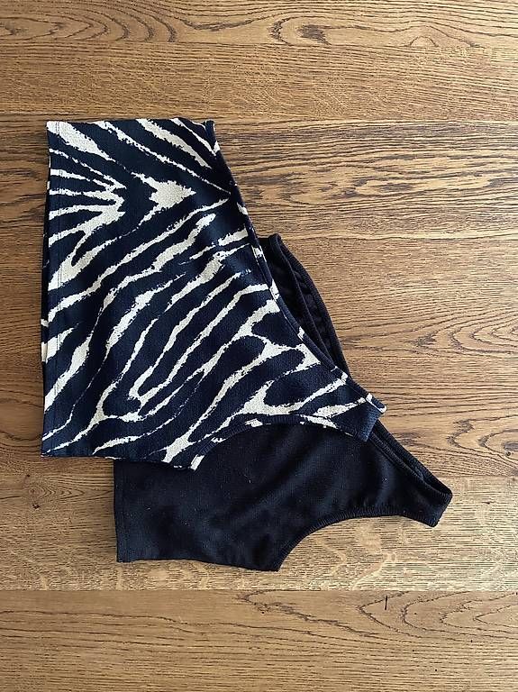 Top: 2 One Shoulder Tops – Usato da Thun venduto da anoeni 1