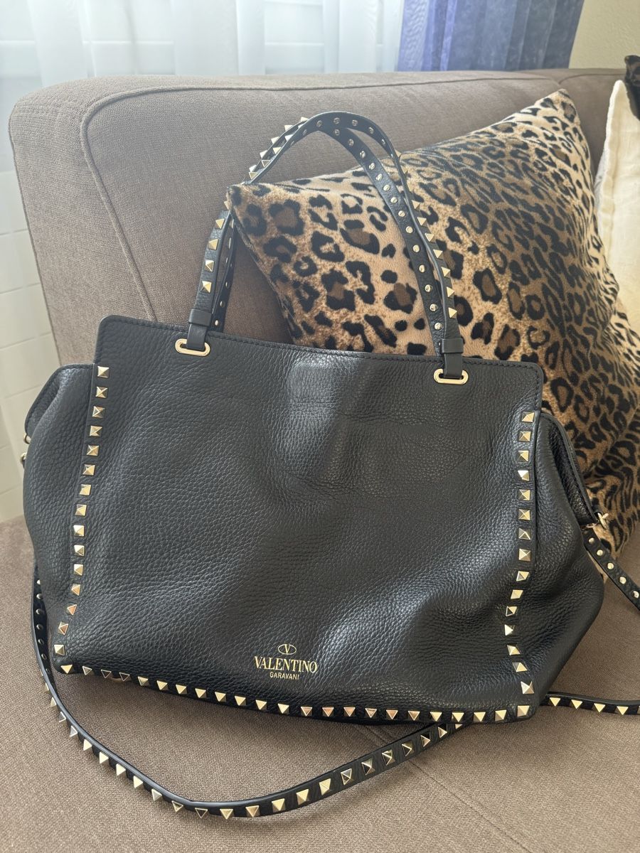 Valentino Taschen für Damen: Valentino Rockstud Tote - medium - like new – Neu (gemäss Beschreibung) aus Zürich von Benutzername-B 4
