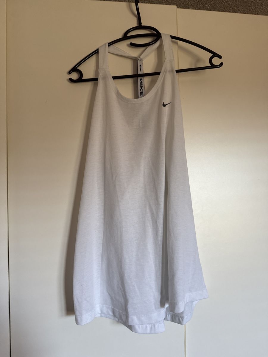 Nike Top: Nike Tank Top Gr. L – Usato da Gränichen venduto da cat_lady