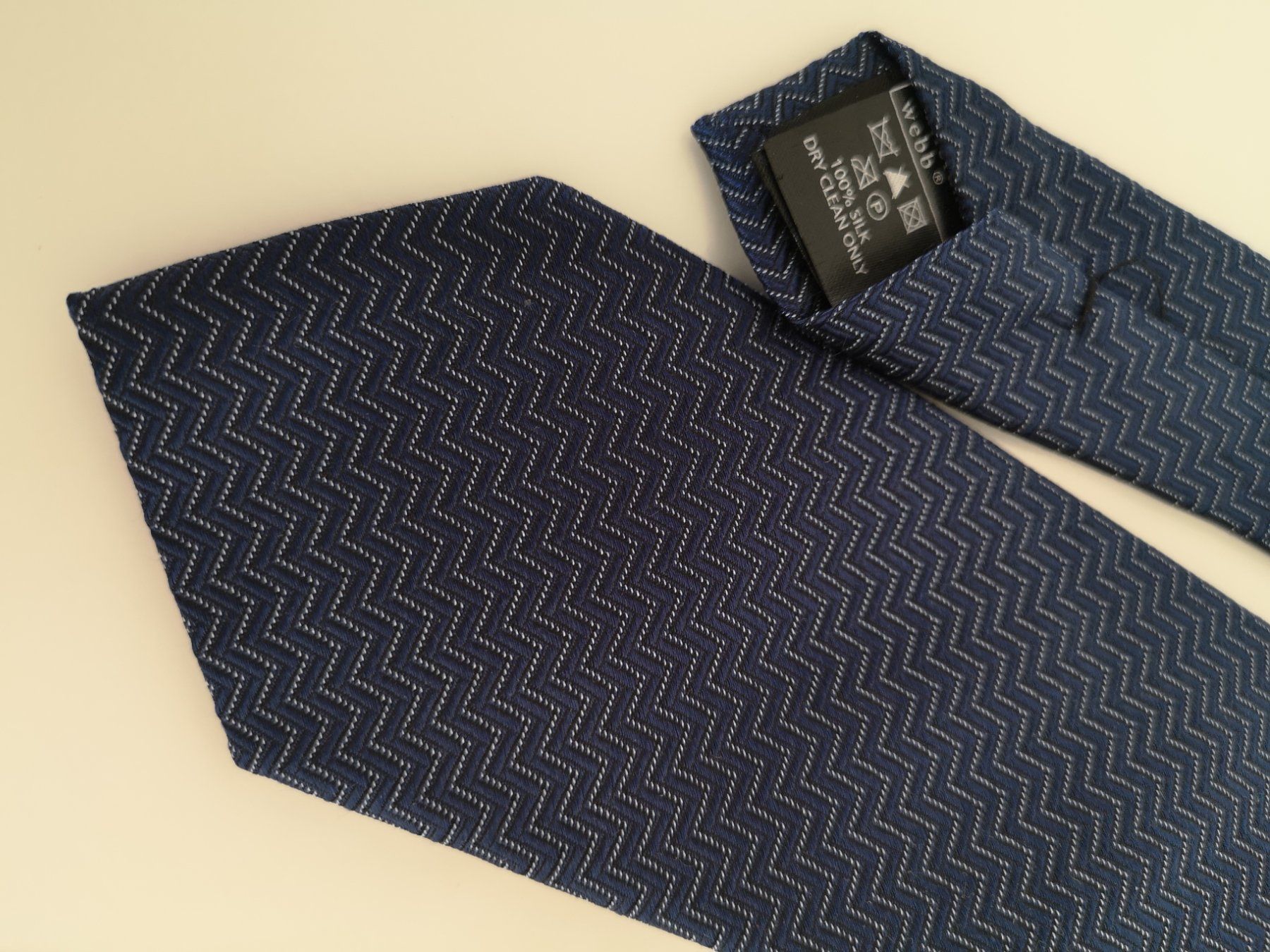 Cravatte: Krawatte Seide Blau Silk Tie Blue – Nuovo (secondo la descrizione) da Uster venduto da b4x_ric