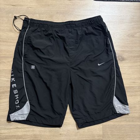 Seltene Vintage Nike Shox Shorts (M)-Y2K