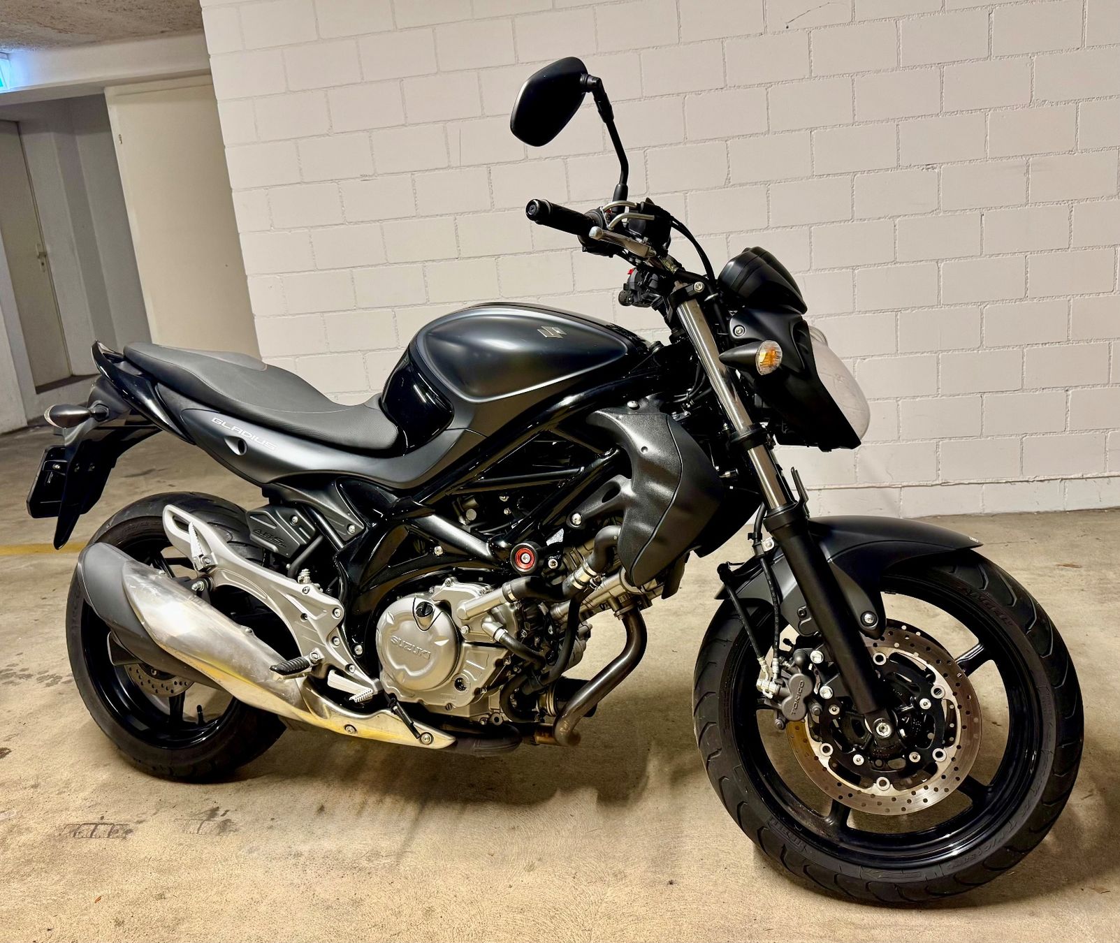 Suzuki Strada: Suzuki SFV650A Gladius ABS,  Jg. 2013 – Usato da Russikon venduto da Dan29 2