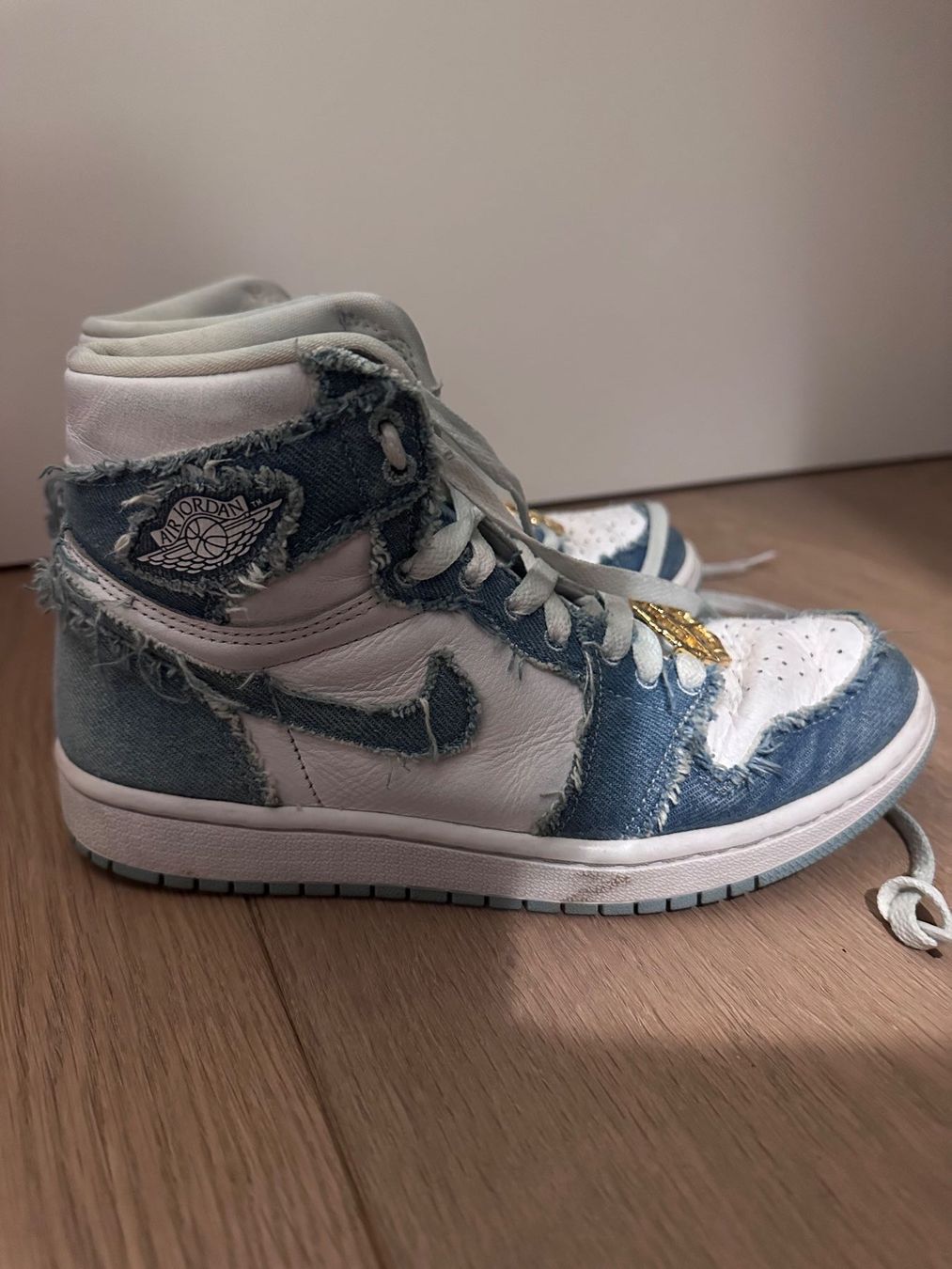 Jordan Scarpe da uomo: Nike Jordan 1 High OG Denim – Nuovo (secondo la descrizione) da Schindellegi venduto da adb_5s8g 2
