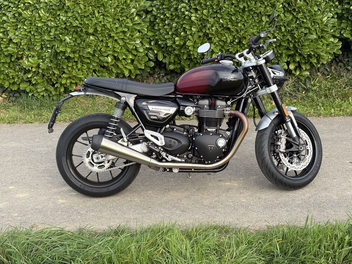 Strada: Triumph Speed Twin 1200 Stealth Edition – Nuovo (secondo la descrizione) da Basel venduto da obr_fx9m 8