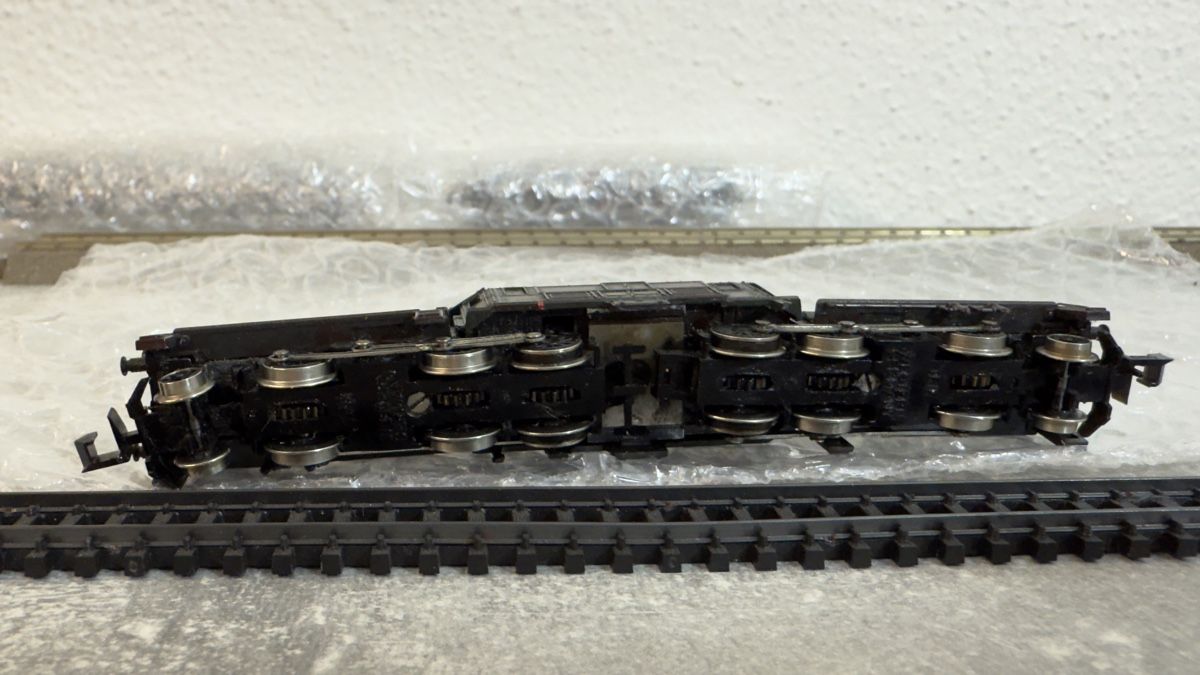 Trix Modellini di ferrovie: Minitrix E-lok Ce 6/8 III "Krokodil" Spur N – Usato da Schlieren venduto da rat_lq6b 7