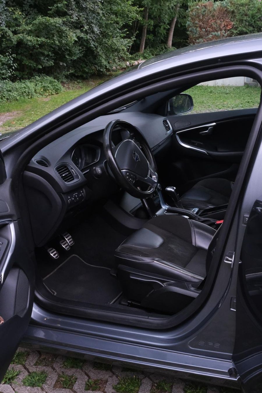 Volvo Autos: Volvo V40 D2 Kombi grau metallic 1.Inv 2016 – Gebraucht aus Kägiswil von mfp_vlk9 3