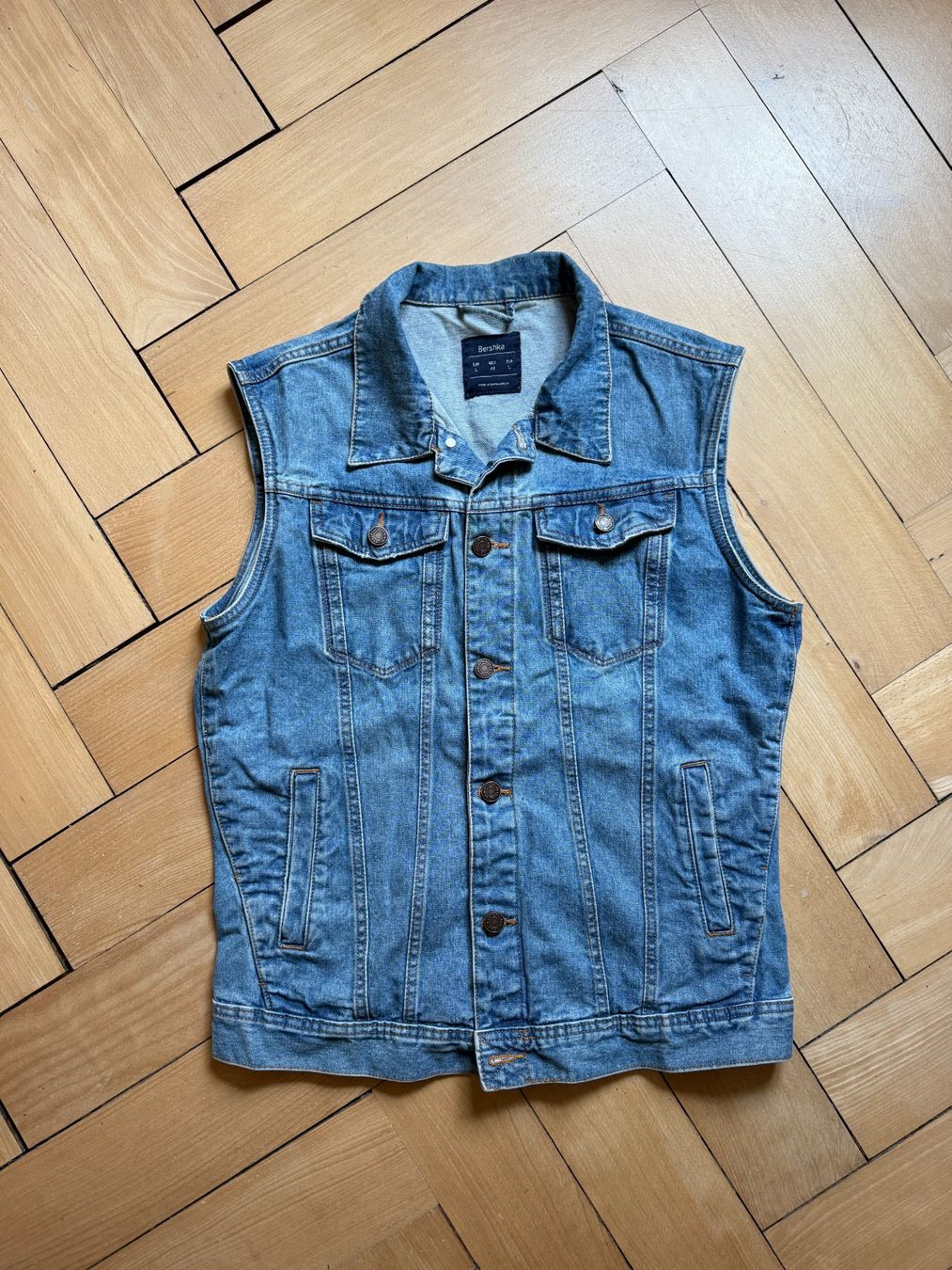 Bershka Gilet & Giacche: BERSHKA - Jeansgilet blau L – Usato da Zürich venduto da Diazaio