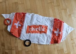Lenkdrachen Rivella rot weiss inklusive Tasche neu