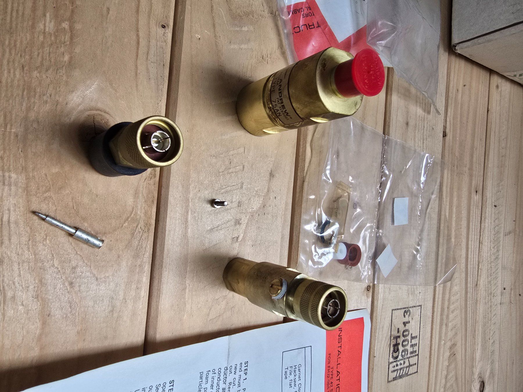 Elektronikbauteile: Andrew Type 74W connector – Neu und originalverpackt aus Lutry von Matteo022 1