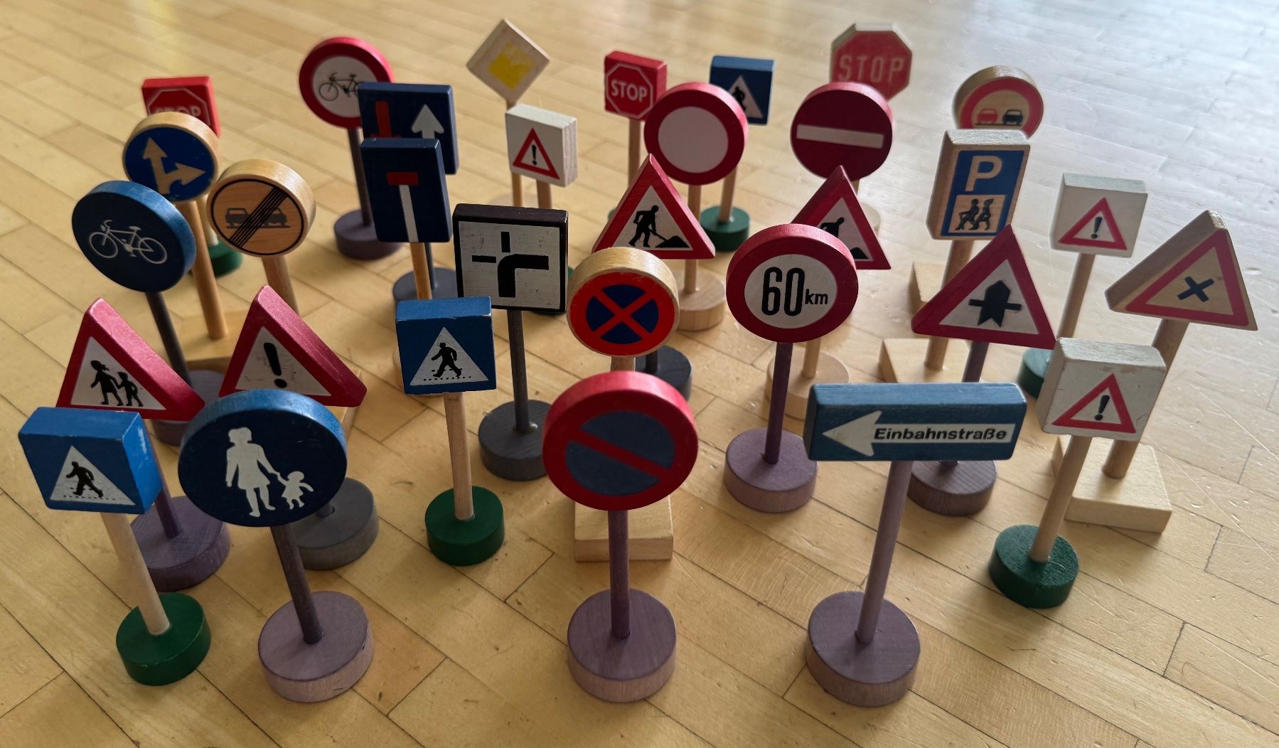 Spielzeuge: Verkehrssignale aus Holz – Gebraucht aus Meilen von Ebi77 2