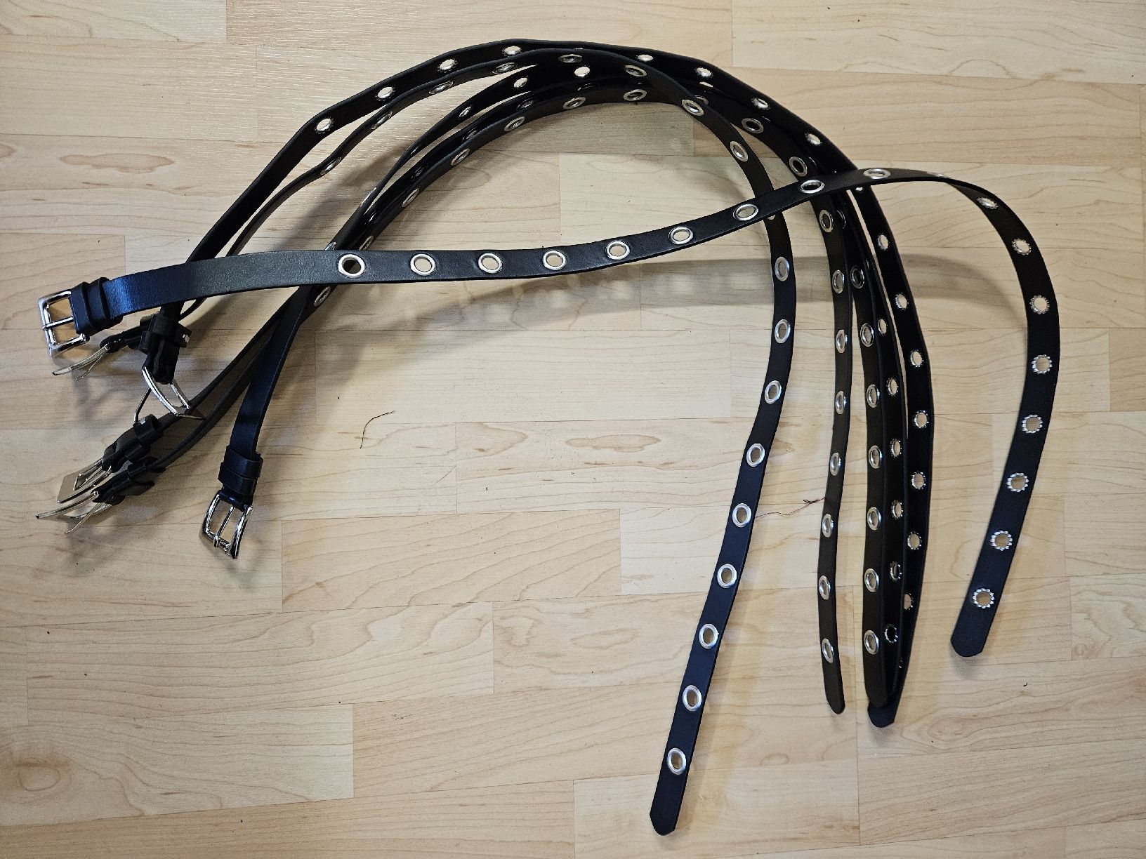 Cinture: schwarze Gürtel, Ösengürtel Punk Style – Nuovo e nell'imballaggio originale da Seewen SZ venduto da Ingenbohl