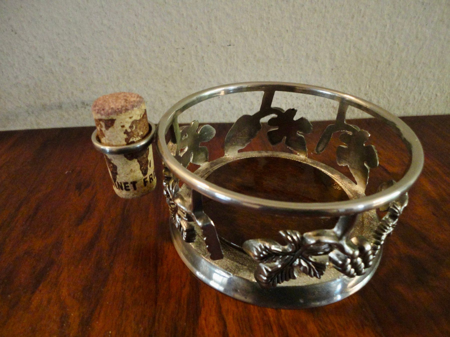 Wandhalterungen: Vintage Flaschenhalte, versilbert. – Gebraucht aus WÄDENSWIL von katti01 1