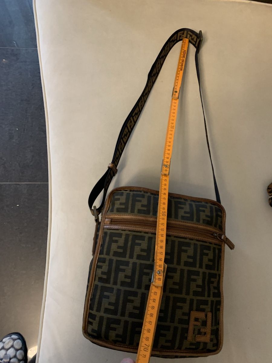 Fendi Taschen für Damen: Fendi Umhängetasche – Gebraucht aus Bergdietikon von zor_856j 9