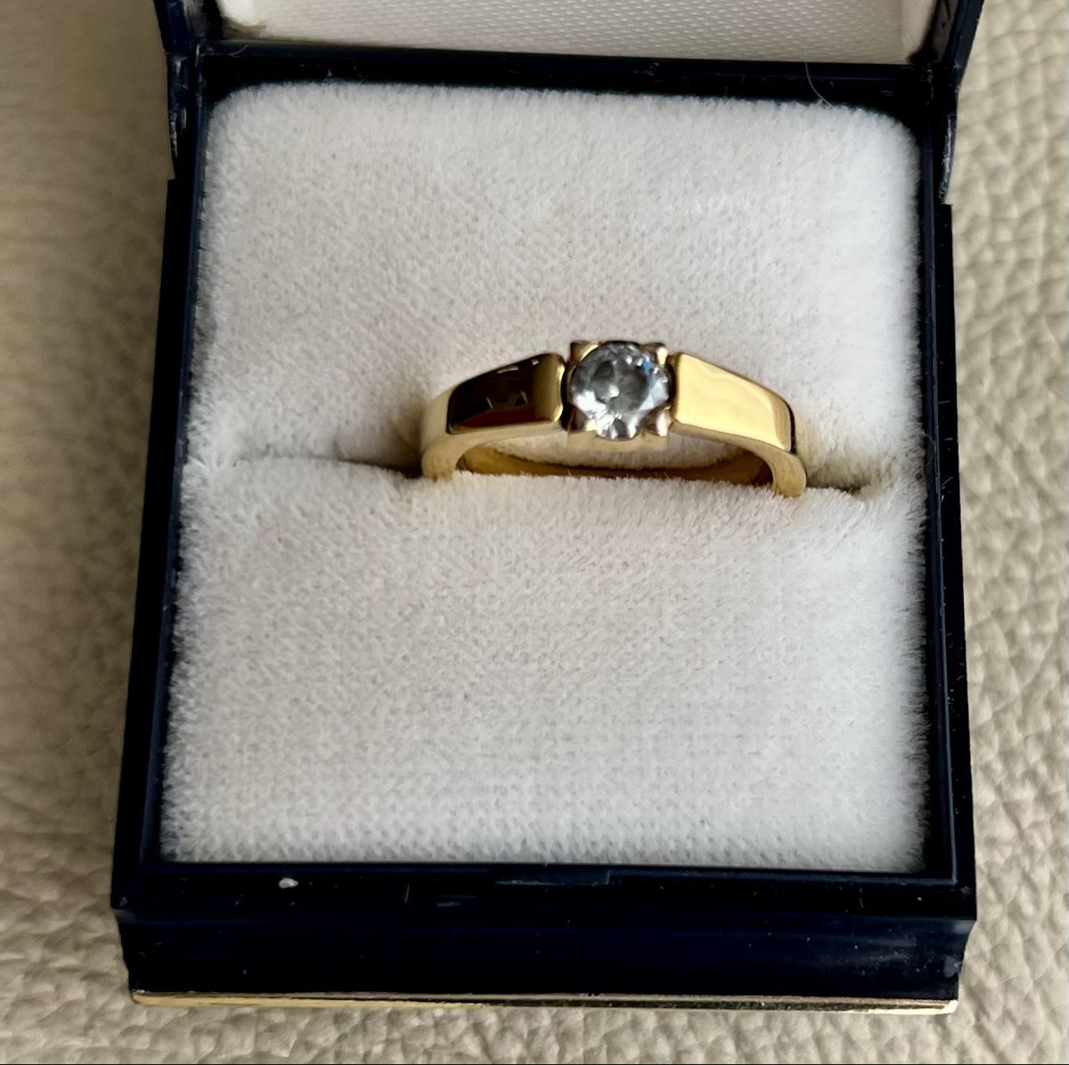 Anelli: 2 Solitaire-Ringe gold und silber mit Heilmagnet – Nuovo (secondo la descrizione) da Gurmels venduto da Roro57
